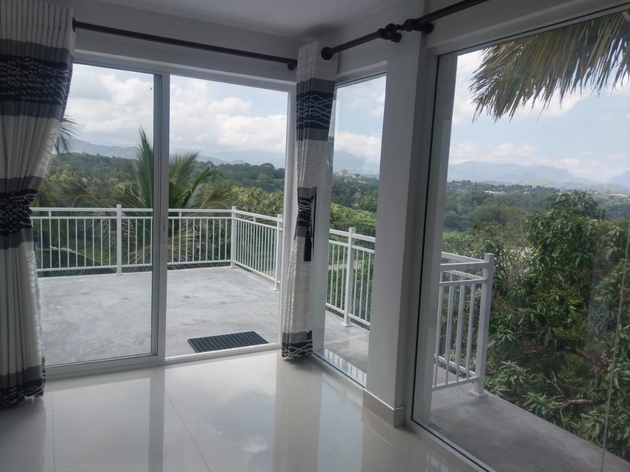 Mahaweli View Inn Kandy Dış mekan fotoğraf