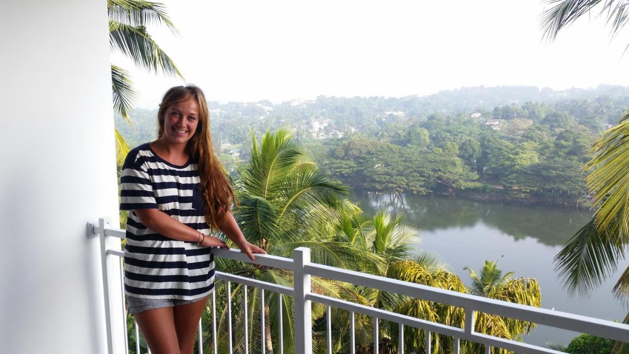 Mahaweli View Inn Kandy Dış mekan fotoğraf