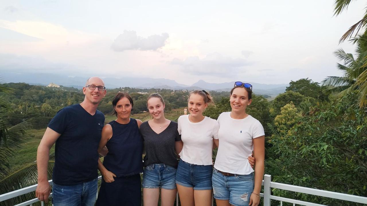 Mahaweli View Inn Kandy Dış mekan fotoğraf